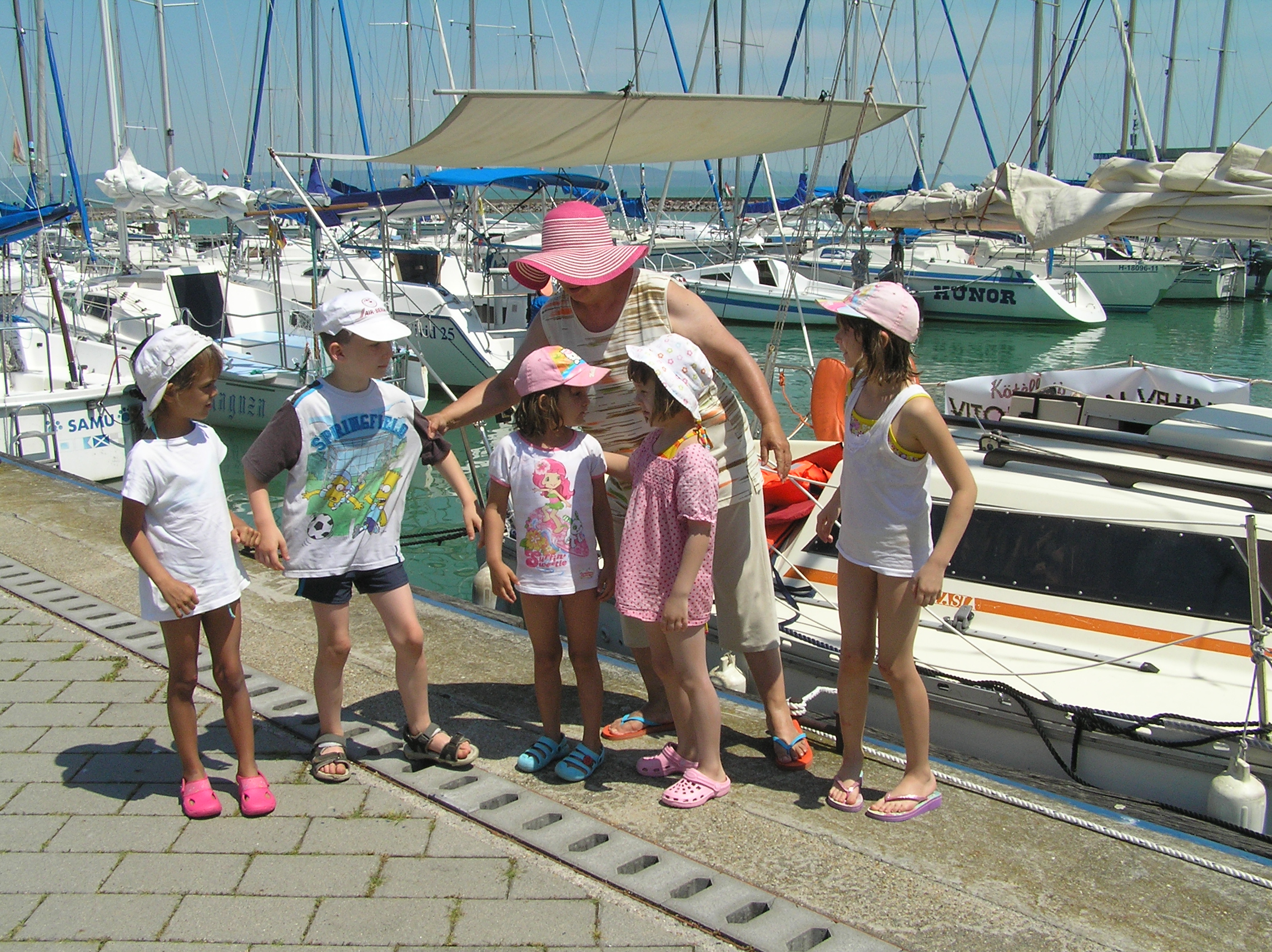Vakáció a Balatonon! Német nyelvű vitorlás tábor gyerekeknek! Kirándulás a Balaton-felvidéken, sport és nyelvtanulás - Aktív szabadidő eltöltés a Kötélhajó Sétavitorlázás és Oktatás szervezésében Alsóörsön!