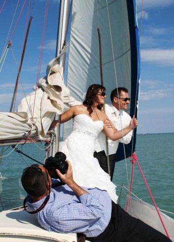 Esküvői és Menyasszony fotózás vitorláshajó fedélzetén!
